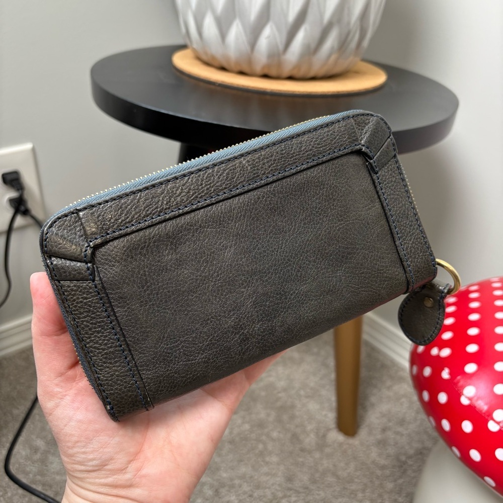 Chloé Black Zip Around Accordian Wallet - Picture 10 of 11